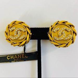 Large CHANEL clip on round earrings NWT
